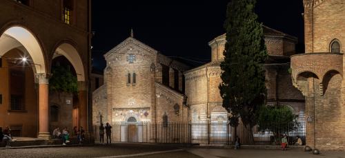 piazza santo stefano con il nuovo sistema di illuminazione