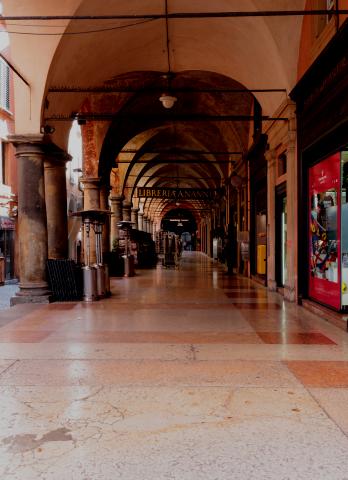 portico della morte verso la libreria 