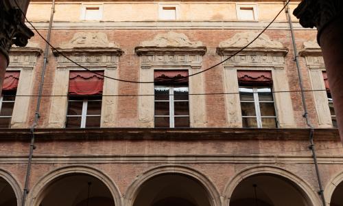 vista della facciata dell'edificio