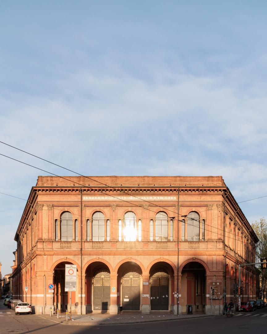 vista frontale del museo di mineralogia