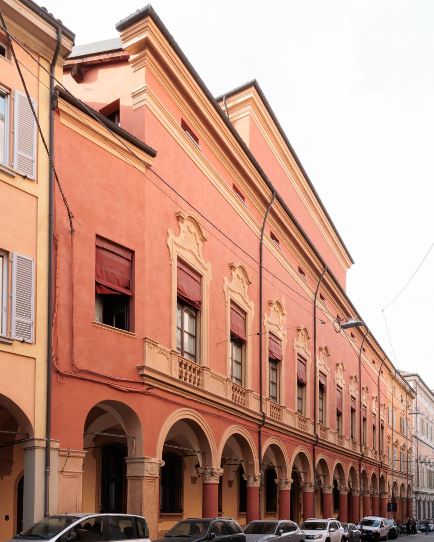 vista della facciata dell'edificio