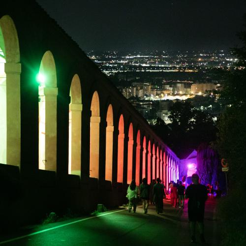 portico di san luca illuminato