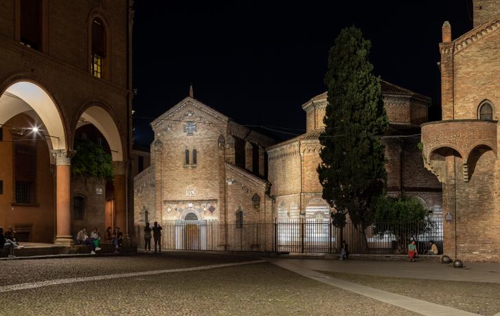 piazza santo stefano con il nuovo sistema di illuminazione